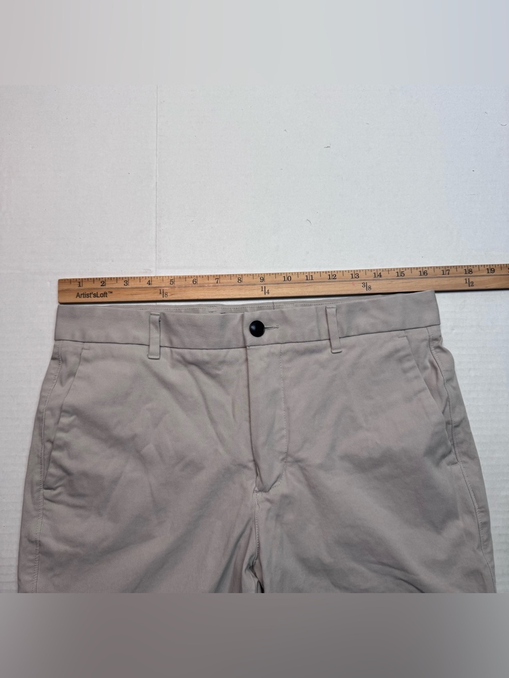 Everlane Uniform Slim Fit Stretch Chino Shorts In Beige Size: 33 Slim - Picture 4 of 9